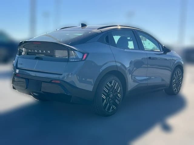 Nissan LEAF PLATINUM+ FWD 2026 — side view