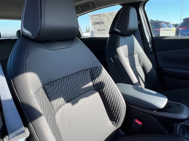 Nissan LEAF PLATINUM+ FWD 2026 — side view