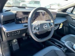 Nissan LEAF PLATINUM+ FWD 2026 — side view