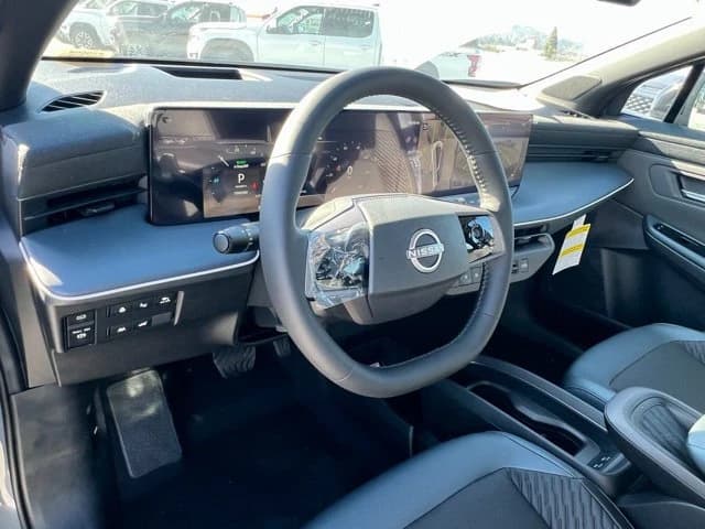 Nissan LEAF PLATINUM+ FWD 2026 — side view