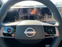 Nissan LEAF PLATINUM+ FWD 2026 — side view