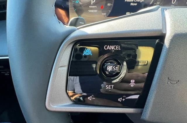 Nissan LEAF PLATINUM+ FWD 2026 — side view