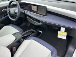 Nissan LEAF PLATINUM+ FWD 2026 — side view