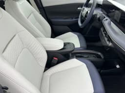 Nissan LEAF PLATINUM+ FWD 2026 — side view