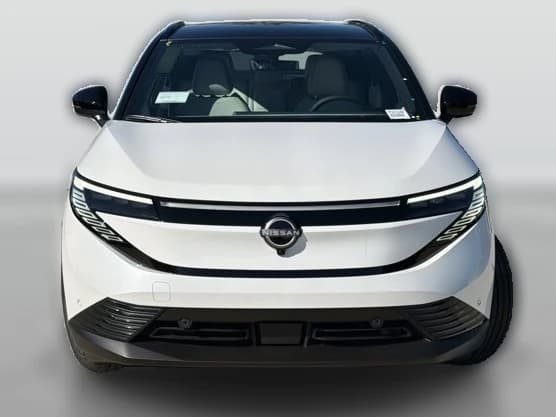 Nissan LEAF PLATINUM+ FWD 2026 — side view