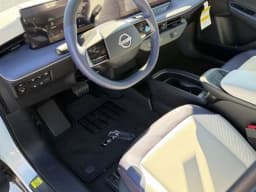 Nissan LEAF PLATINUM+ FWD 2026 — side view