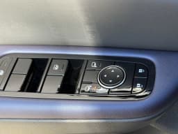 Nissan LEAF PLATINUM+ FWD 2026 — side view