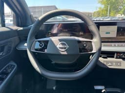 Nissan LEAF PLATINUM+ FWD 2026 — side view