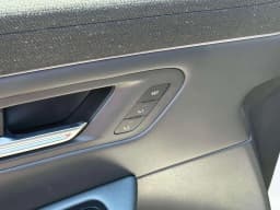 Nissan LEAF PLATINUM+ FWD 2026 — side view