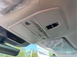 Nissan LEAF PLATINUM+ FWD 2026 — side view