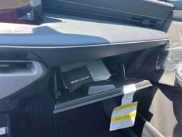 Nissan LEAF PLATINUM+ FWD 2026 — side view