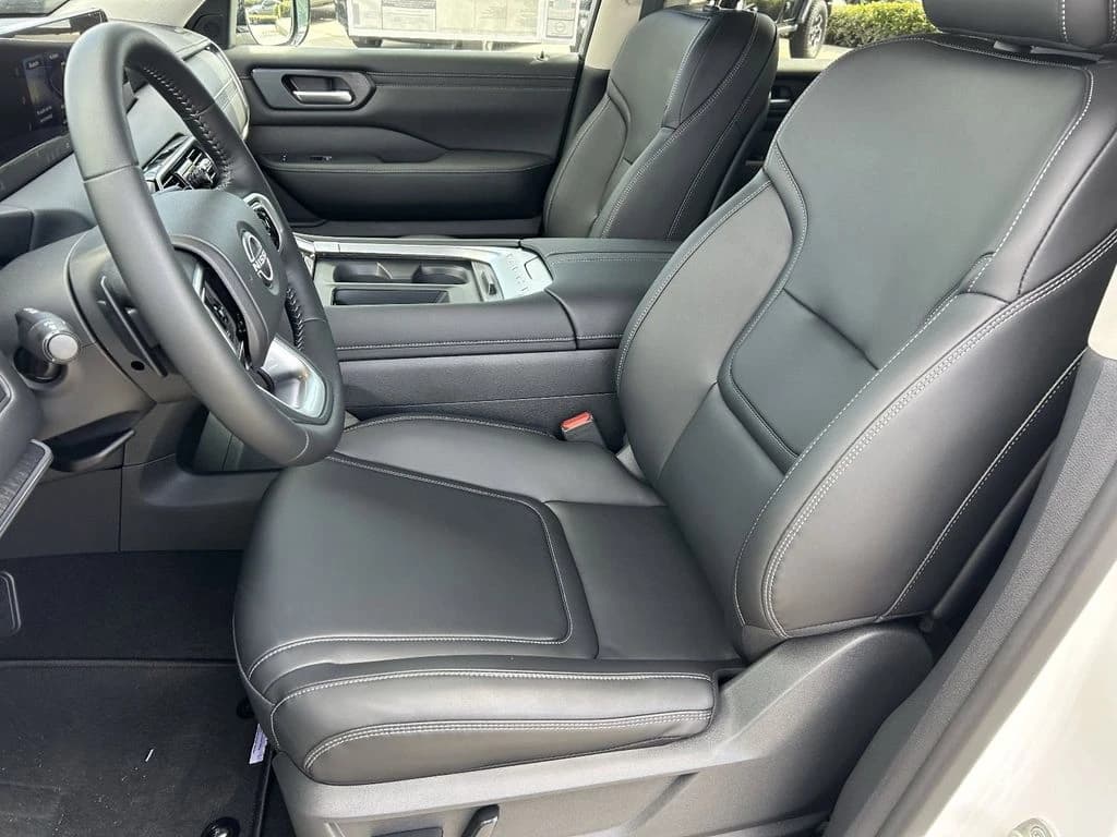 Nissan Armada SV 4x2 2026 — side view