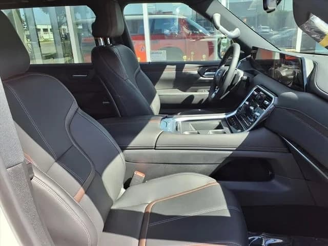 Nissan Armada SL 4x4 2026 — side view