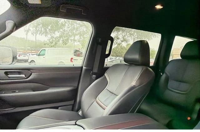 Nissan Armada SL 4x4 2026 — side view
