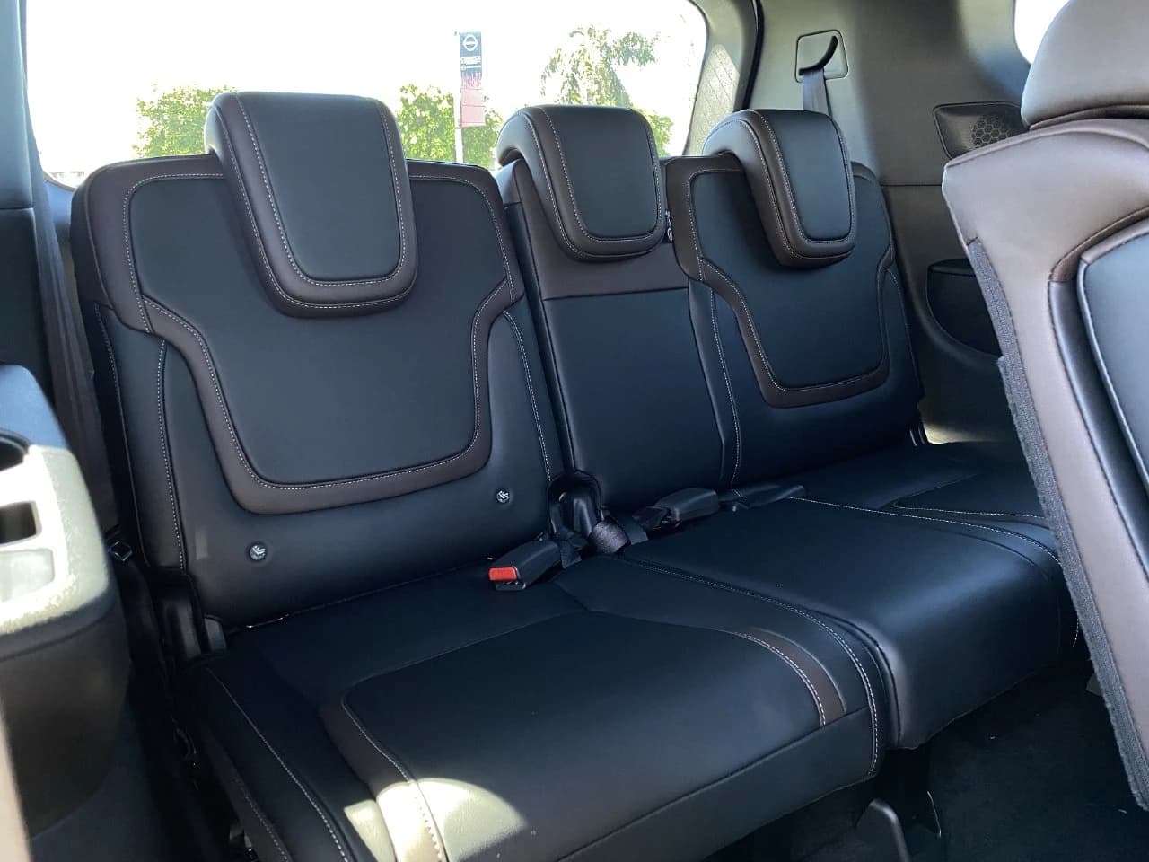 Nissan Armada SL 4x4 2026 — side view