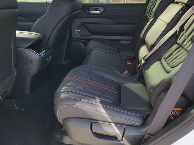 Nissan Armada PRO-4X 4x4 2026 — side view