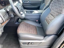 Nissan Armada Platinum 4x4 2027 — side view