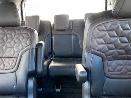 Nissan Armada Platinum 4x4 2027 — side view