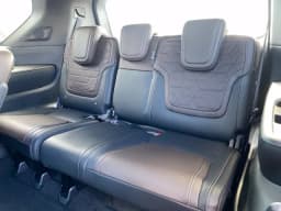 Nissan Armada Platinum 4x4 2027 — side view