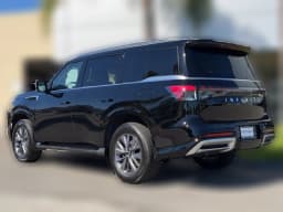 INFINITI QX80 PURE AWD 2027 — side view