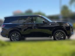 INFINITI QX80 PURE AWD 2027 — side view