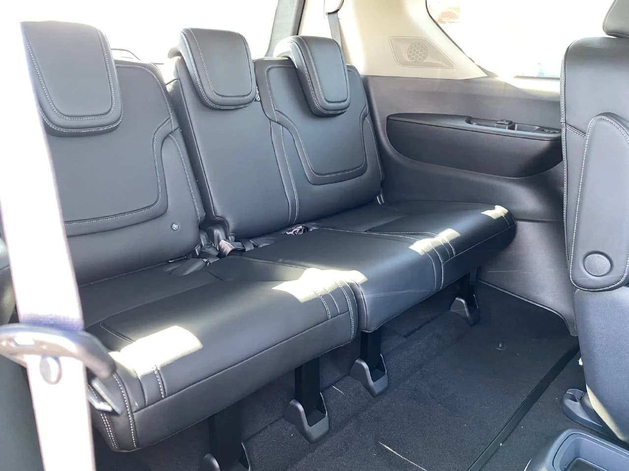 INFINITI QX80 PURE AWD 2027 — side view