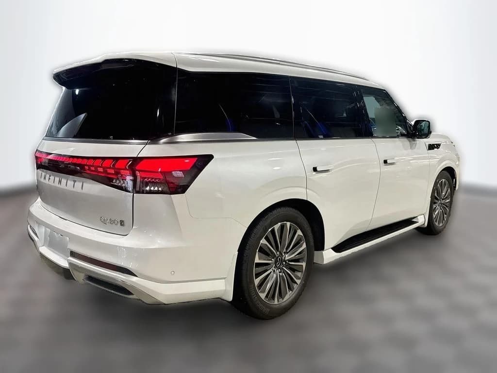 INFINITI QX80 LUXE AWD 2027 — side view