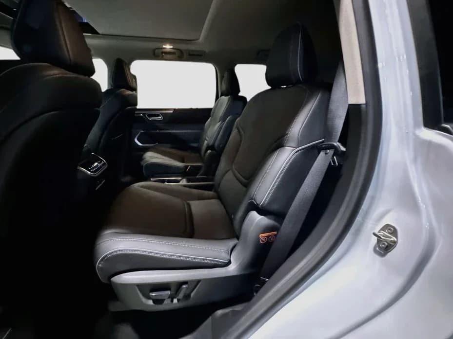 INFINITI QX80 LUXE AWD 2027 — side view