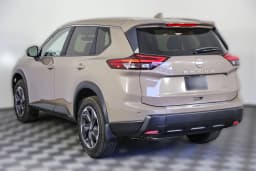 Nissan Rogue SV AWD 2025 — side view