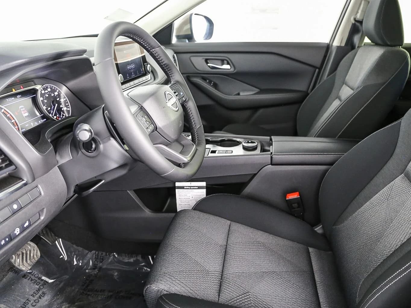 Nissan Rogue SV AWD 2025 — side view