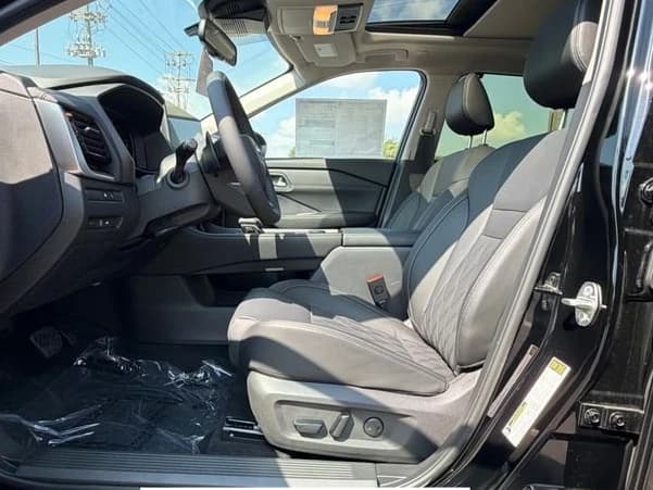 Nissan Rogue Platinum AWD 2026 — side view