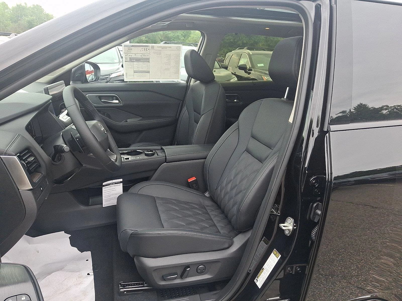 Nissan Rogue Platinum AWD 2026 — side view