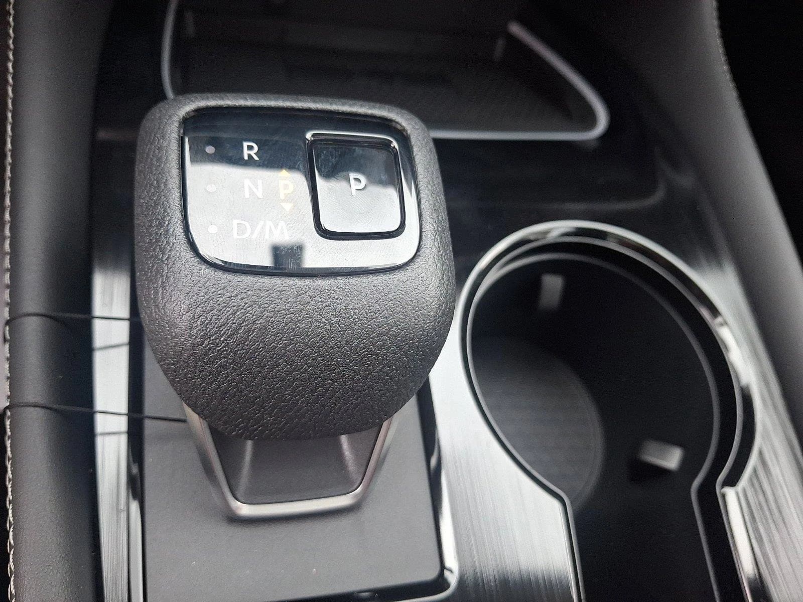 Nissan Rogue Platinum AWD 2026 — side view