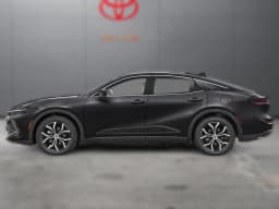 Toyota Crown Limited AWD (Natl) 2026 — side view