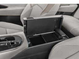 Toyota Crown Limited AWD (Natl) 2026 — side view