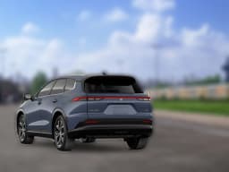 Toyota Crown Signia XLE AWD (Natl) 2026 — side view