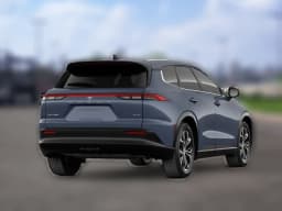 Toyota Crown Signia XLE AWD (Natl) 2026 — side view