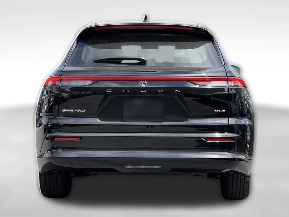 Toyota Crown Signia XLE AWD (GS) 2026 — side view