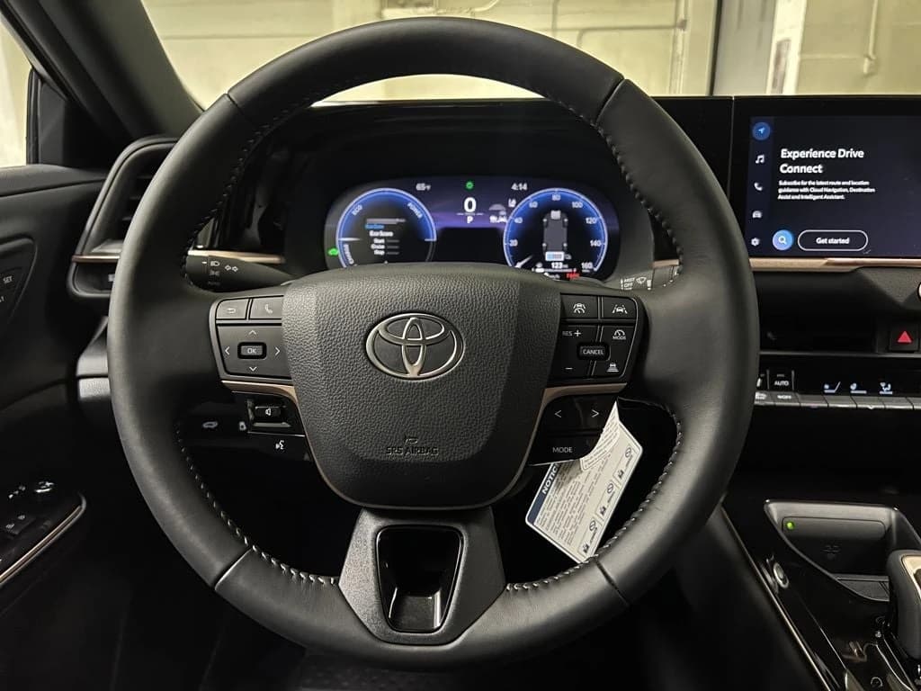 Toyota Crown Signia XLE AWD (GS) 2026 — side view