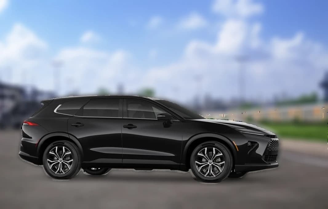 Toyota Crown Signia XLE AWD (Natl) 2026 — side view