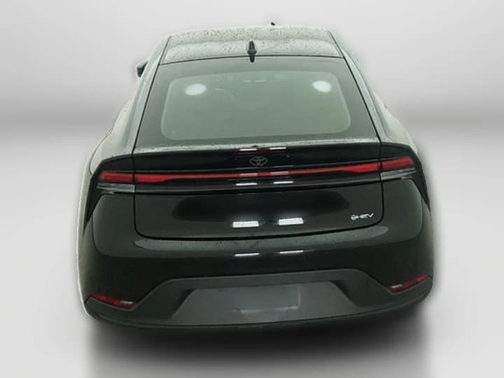 Toyota Prius LE (Natl) 2027 — side view