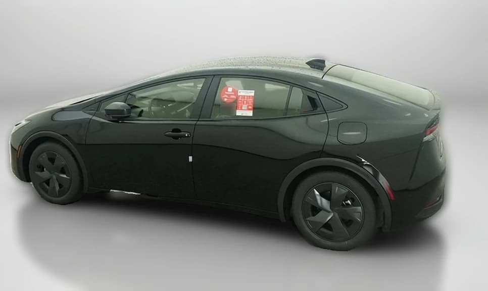 Toyota Prius LE (Natl) 2027 — side view