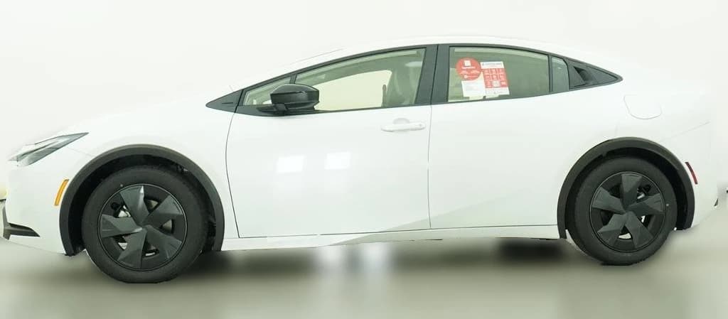 Toyota Prius LE (Natl) 2027 — side view