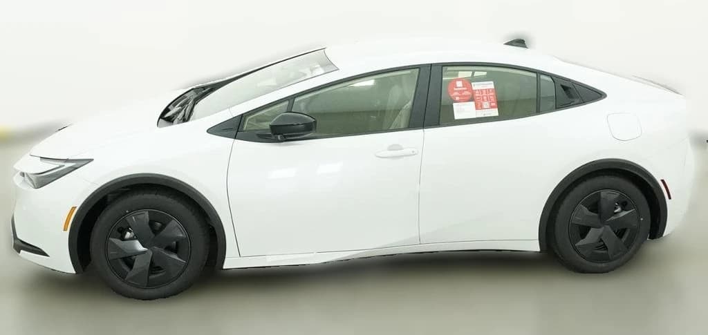 Toyota Prius LE (Natl) 2027 — side view