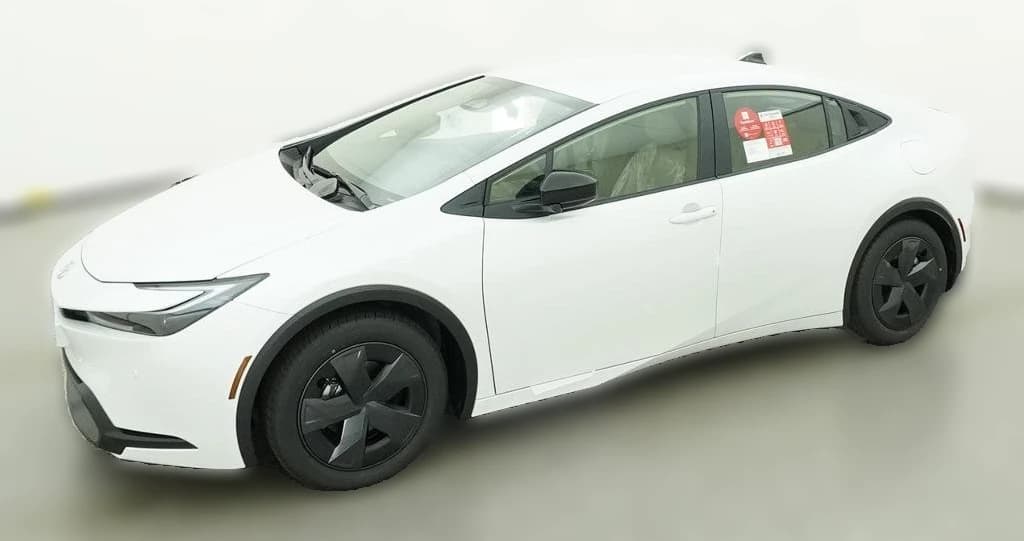 Toyota Prius LE (Natl) 2027 — side view