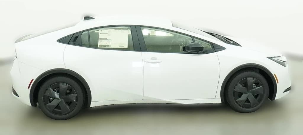 Toyota Prius LE (Natl) 2027 — side view