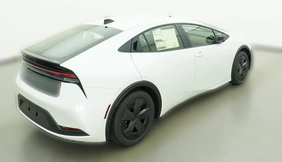 Toyota Prius LE (Natl) 2027 — side view