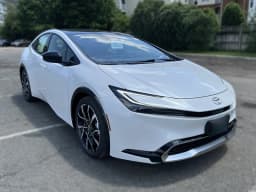 Toyota Prius Plug-In Hybrid XSE (Natl) 2026 — side view
