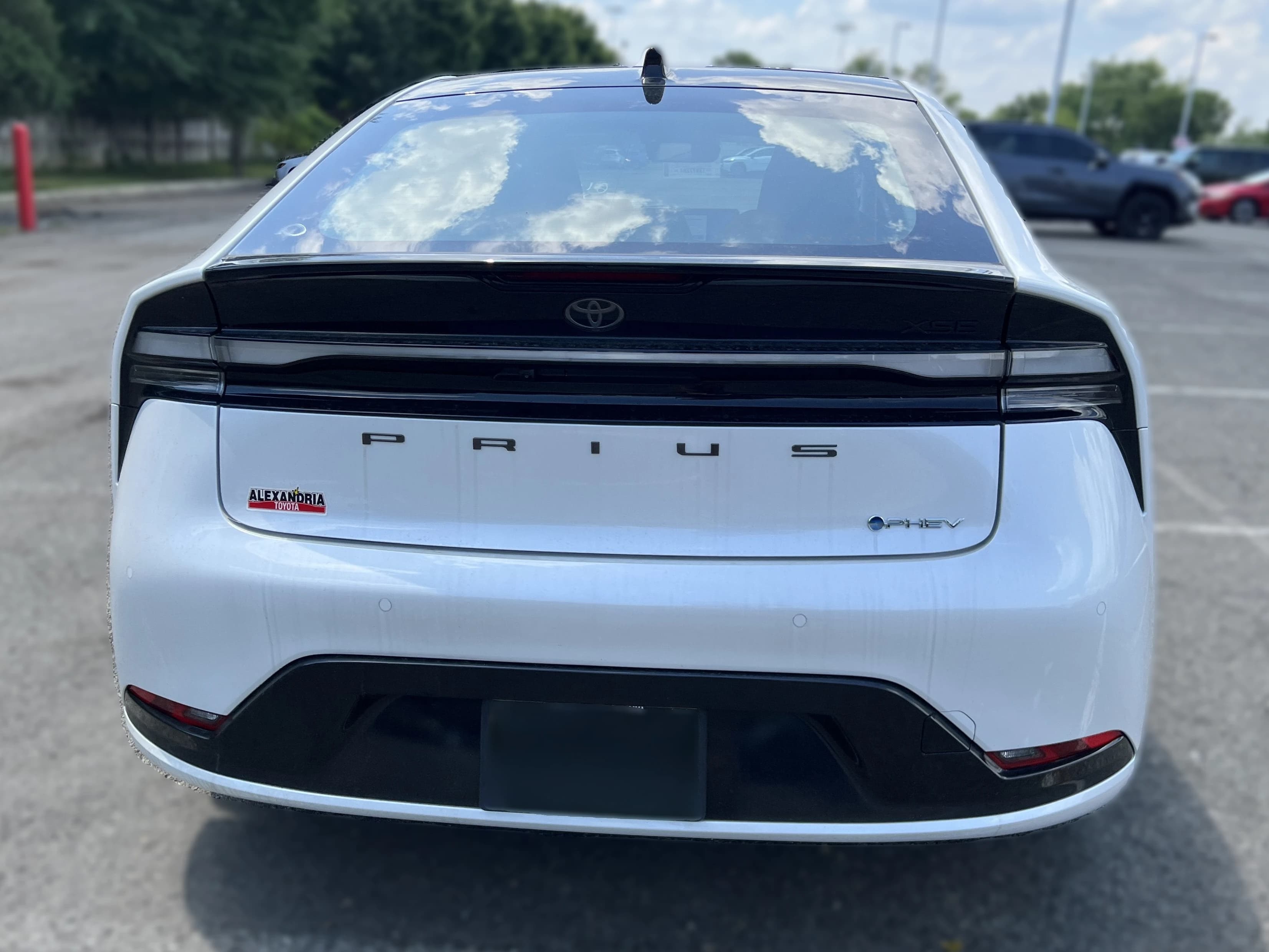 Toyota Prius Plug-In Hybrid XSE (Natl) 2026 — side view