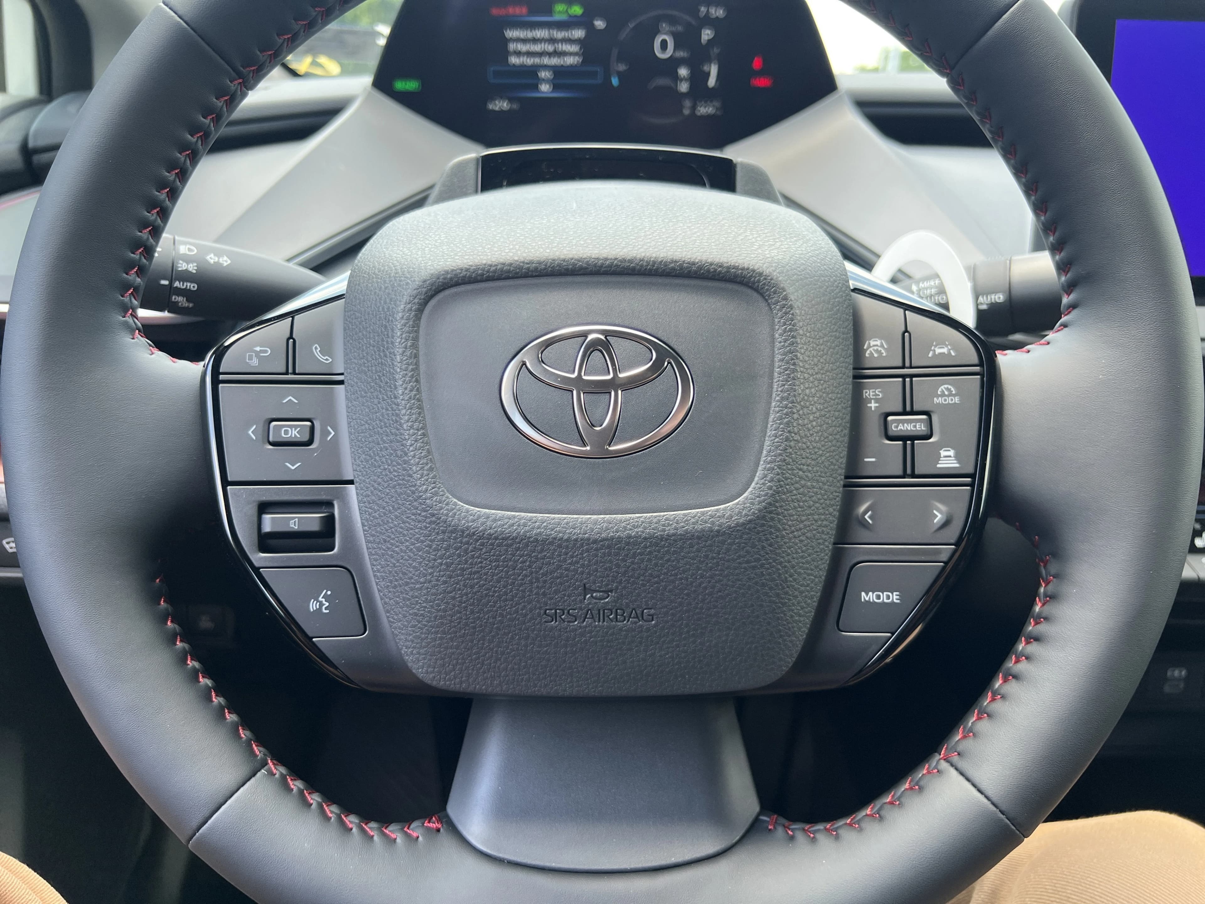 Toyota Prius Plug-In Hybrid XSE (Natl) 2026 — side view